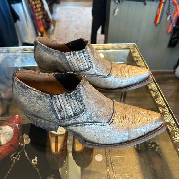 Freebird Metallic Ankle Booties - Picture 7 of 10